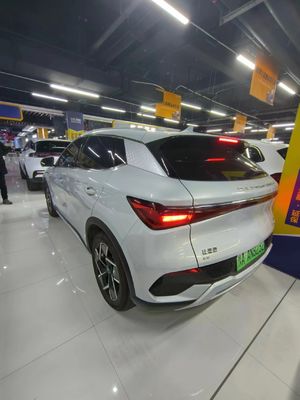 3 Years Used EV Car Efficient Operation Performance With White Exterior