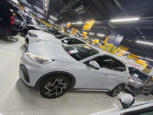 White Certified Pre Owned Electric Cars Engineering Machinery Exceptional Performance